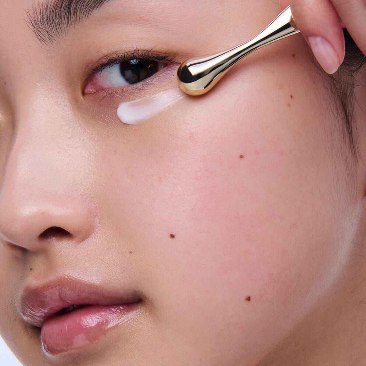 クラランスプレシャス ラ ムース ネトワイヤント | CLARINS® 公式通販