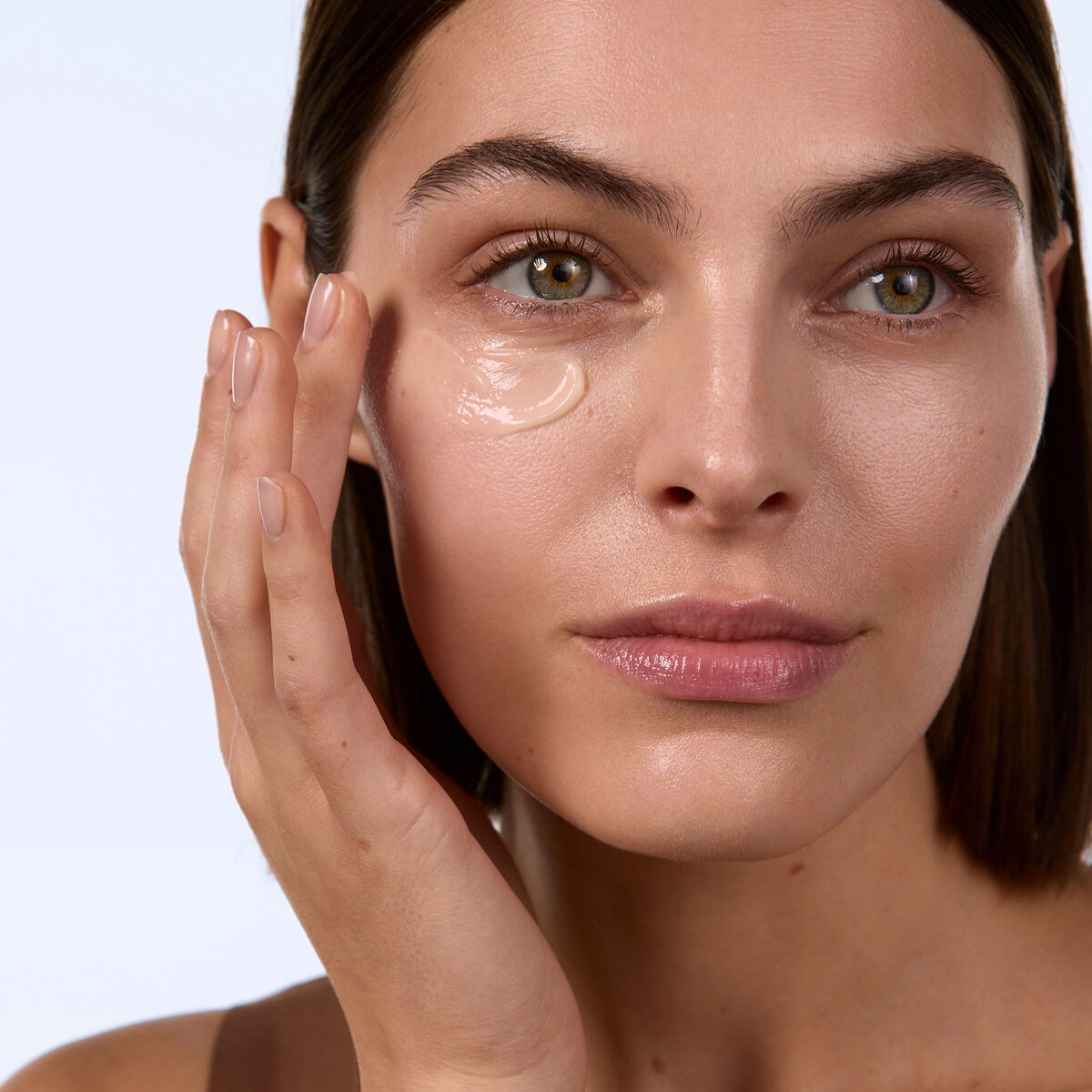 トータル アイ ラディアント | CLARINS®