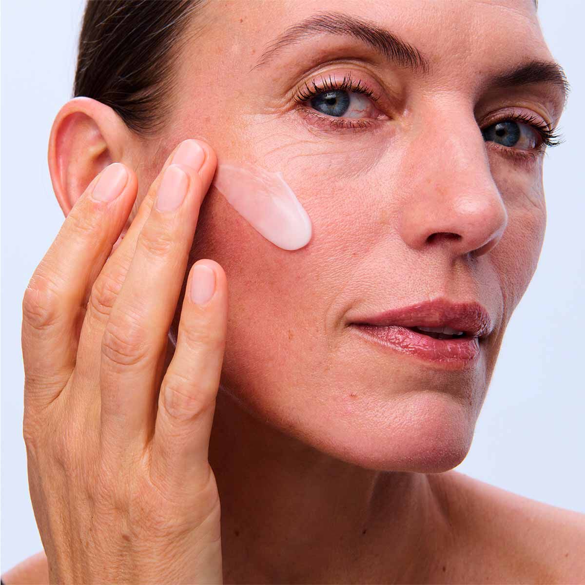 Nルミエール デイ エマルジョン | CLARINS® 公式通販 | CLARINS®
