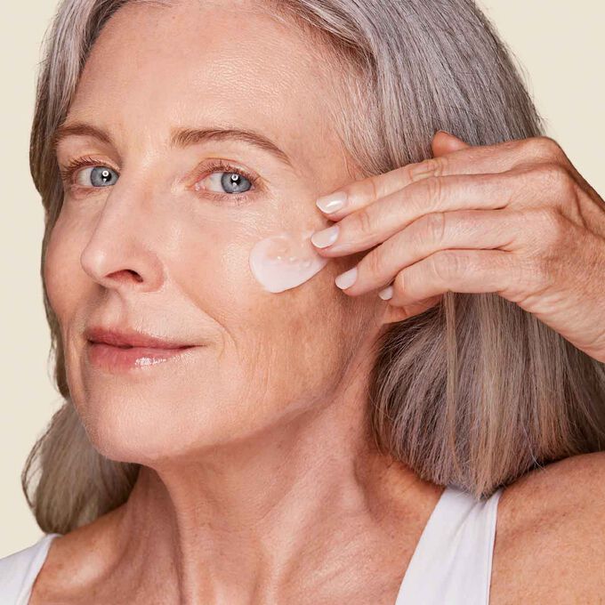 Nルミエール ナイト クリーム | CLARINS® 公式通販 | CLARINS® 