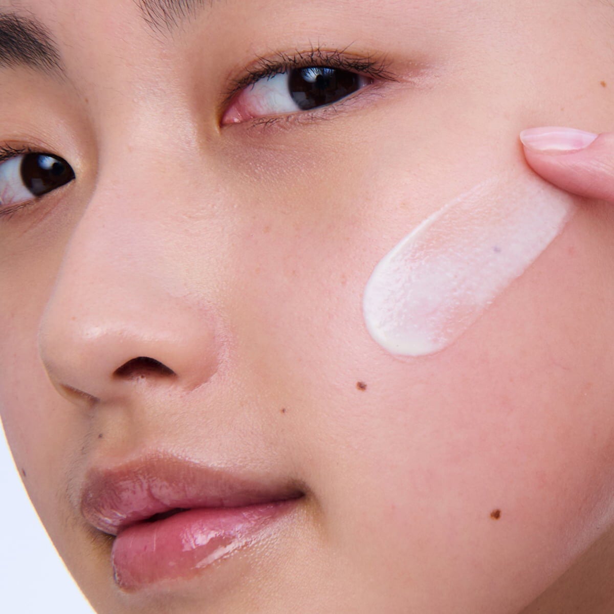 クラランスプレシャス プロテクトゥール UV | CLARINS® 公式通販