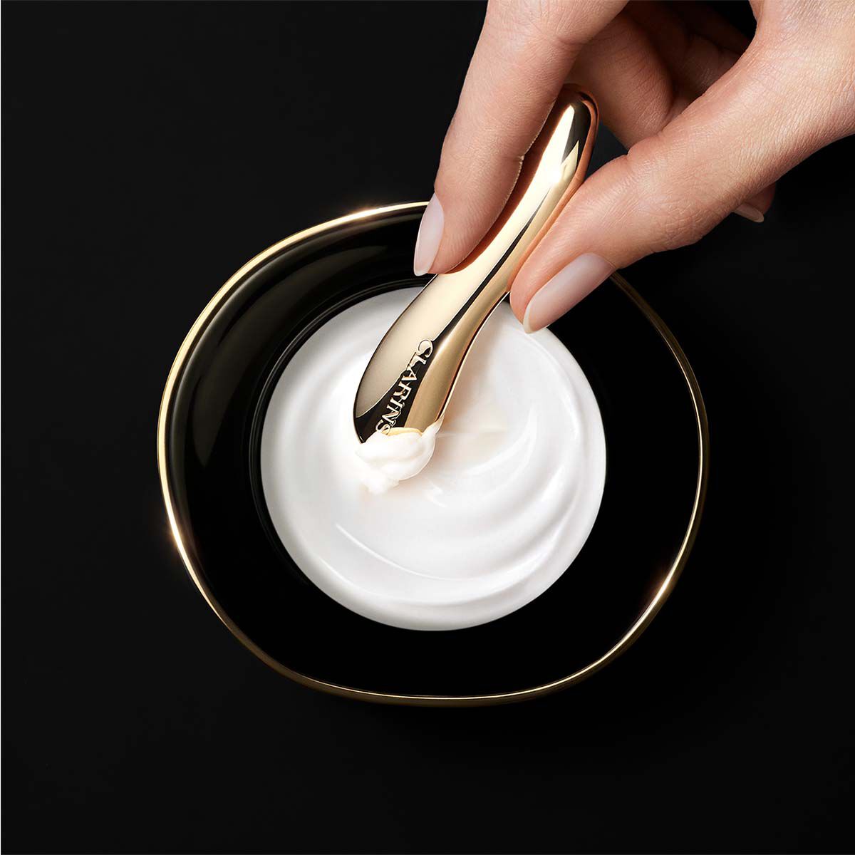 クラランスプレシャス ラ クレーム | CLARINS®
