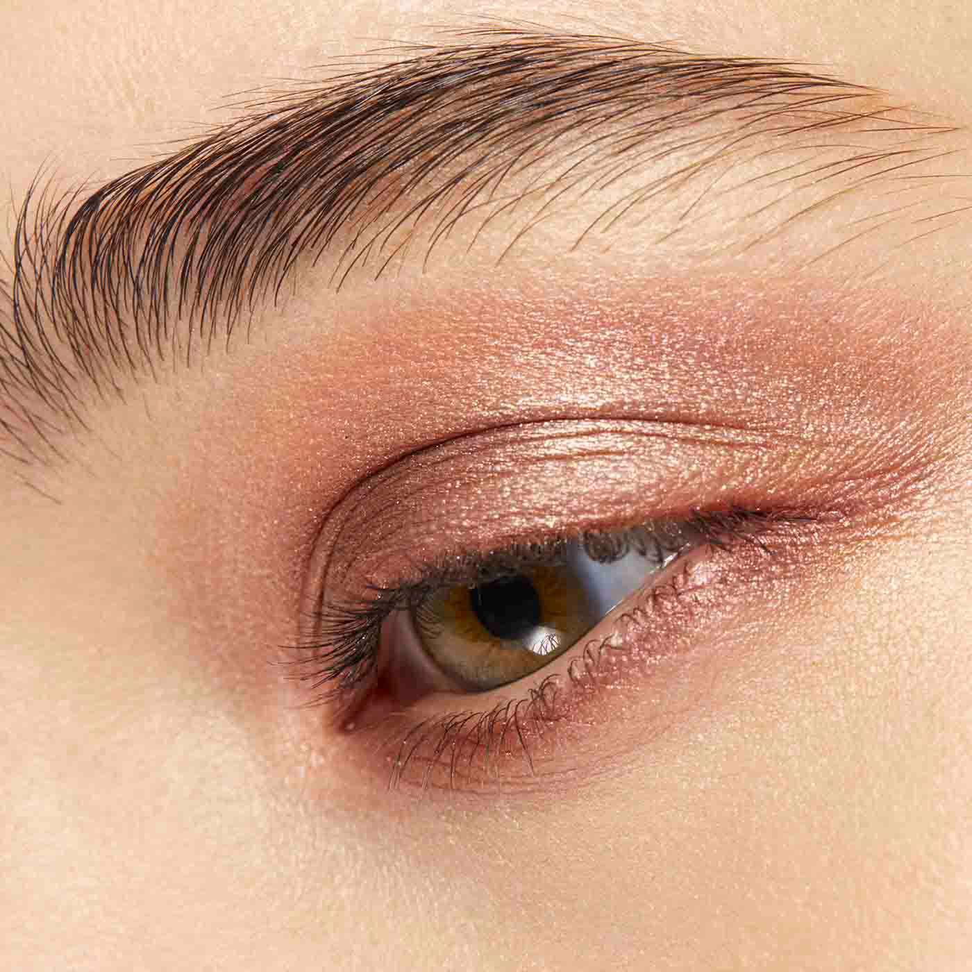 クラランス　みらい＊（プロフ確認してください） オンブル4 01 フェアリーテールヌード | CLARINS® 公式通販 | CLARINS®