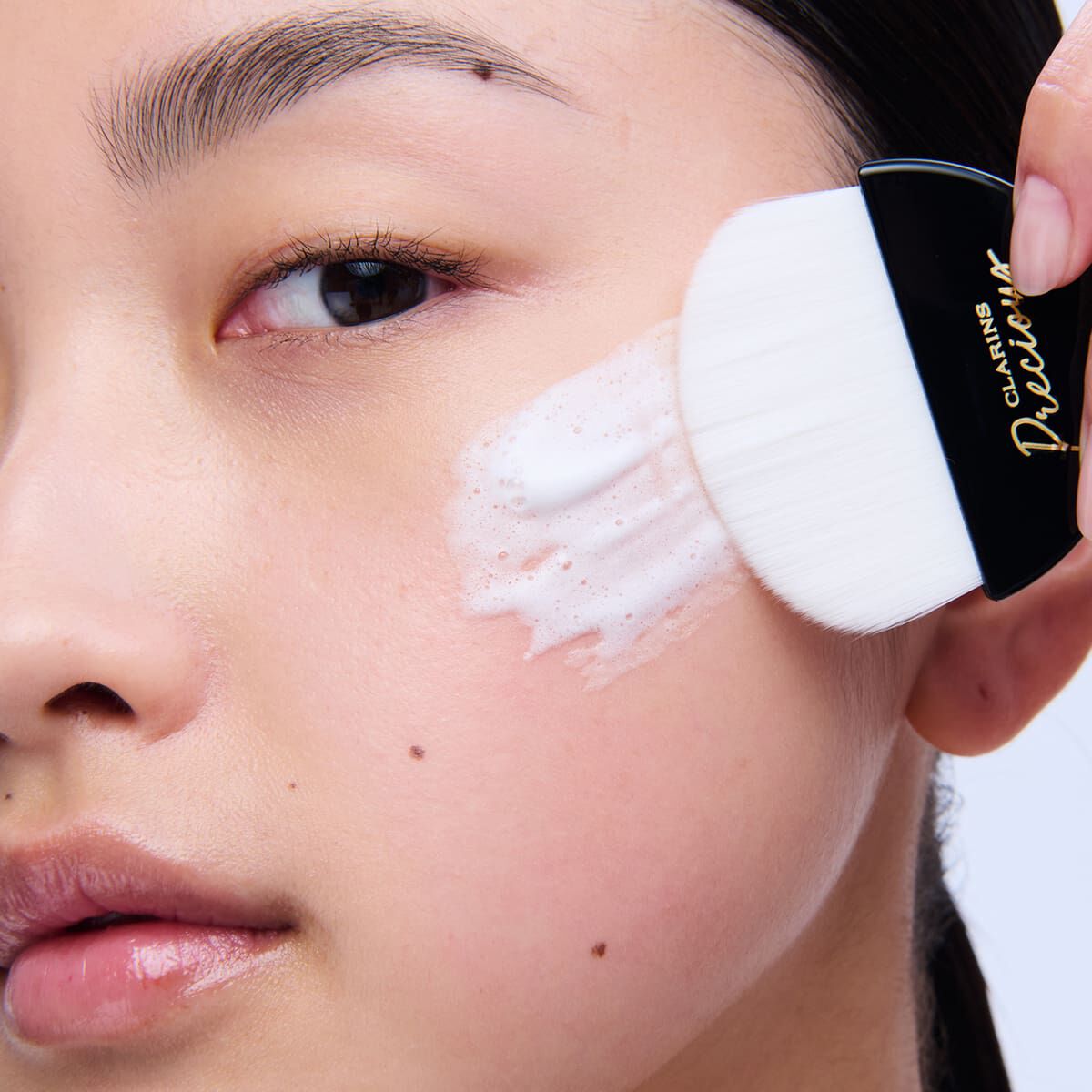 クラランスプレシャス ラ ムース ネトワイヤント | CLARINS® 公式通販