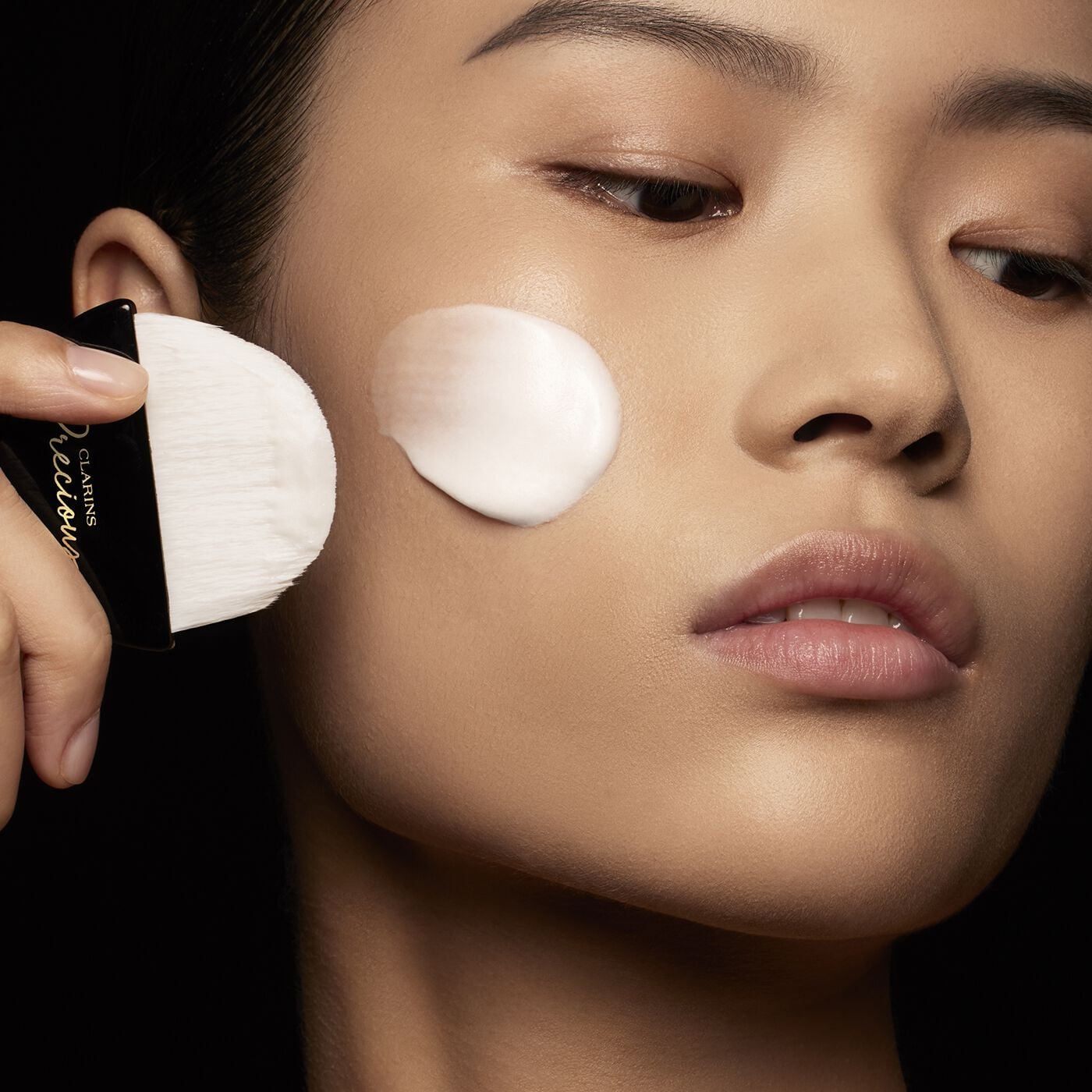 クラランスプレシャス ラ ムース ネトワイヤント | CLARINS® 公式通販