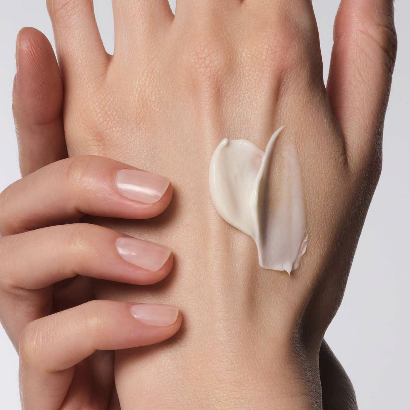 ハンド／ネイル トリートメント クリーム LOVE edition | CLARINS