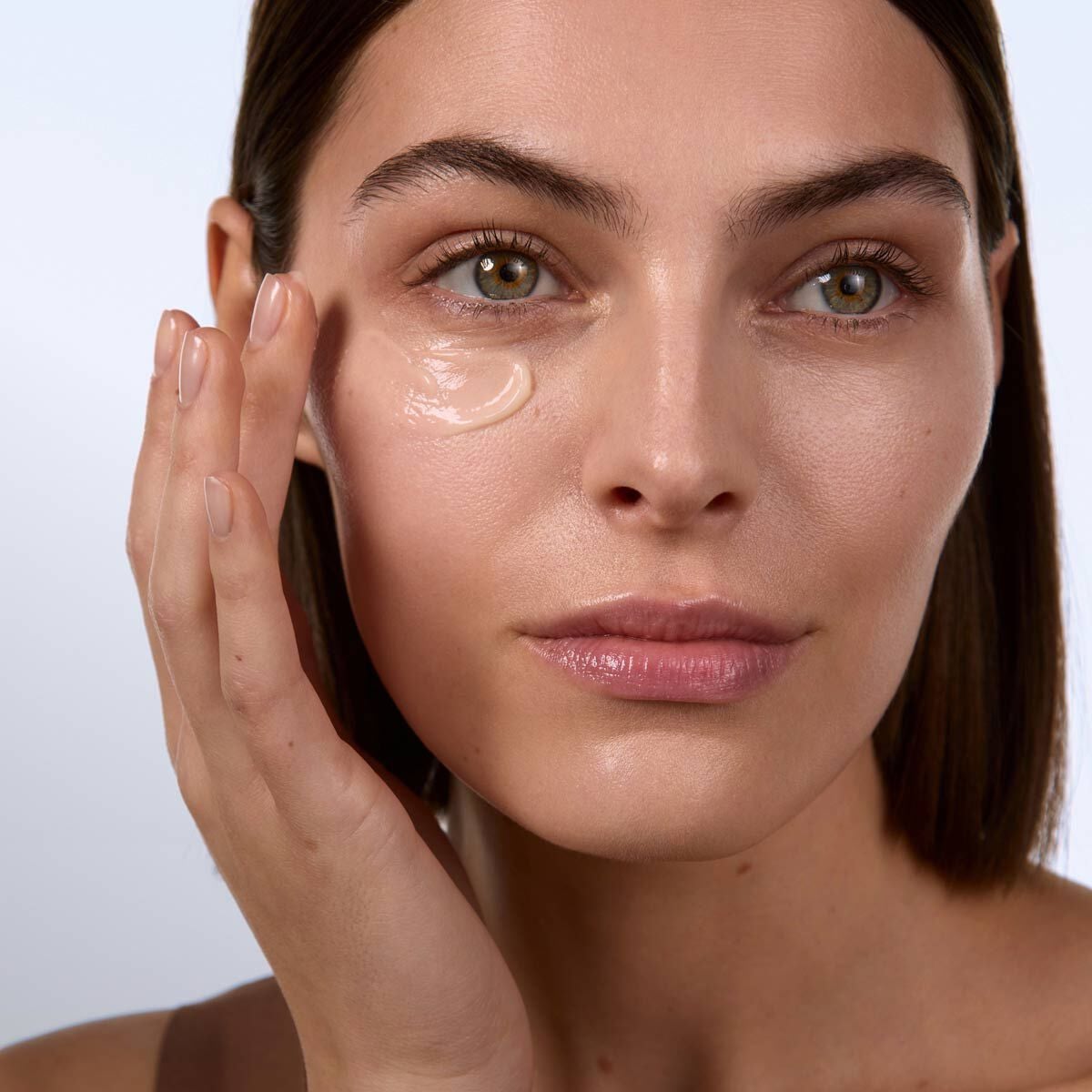 トータル アイ ラディアント | CLARINS®