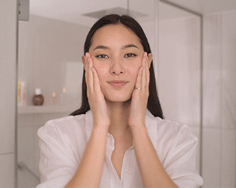 How to apply your day/night cream