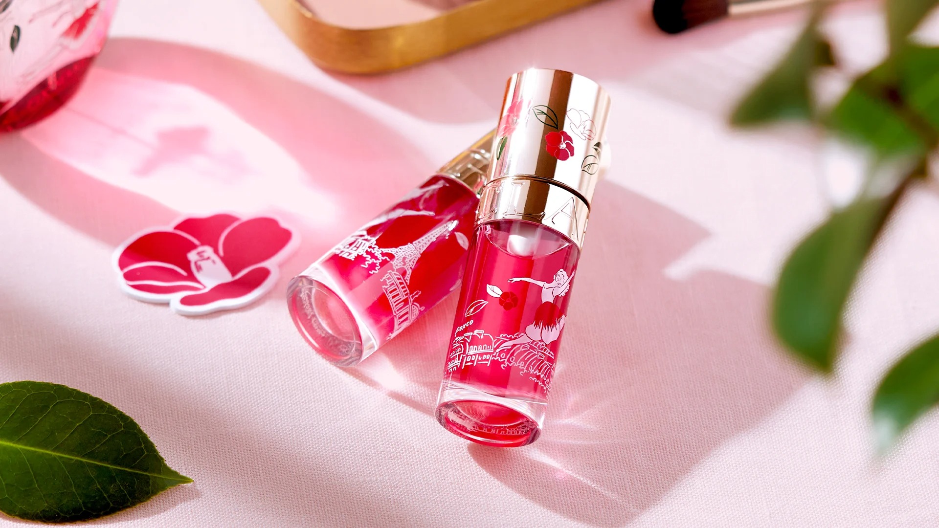 リップコンフォートオイル - 15 ブラッシュカメリア | CLARINS®