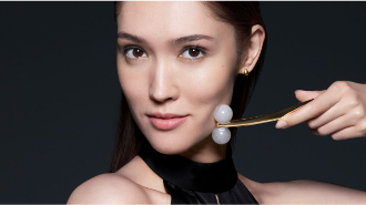 クラランスプレシャス ル セラム ブライト | CLARINS® 公式通販 | CLARINS®